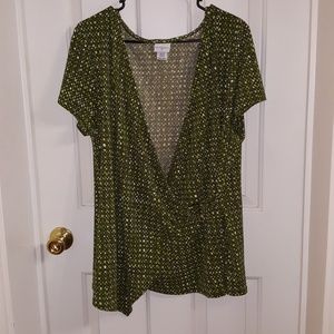 Pretty shark bite top